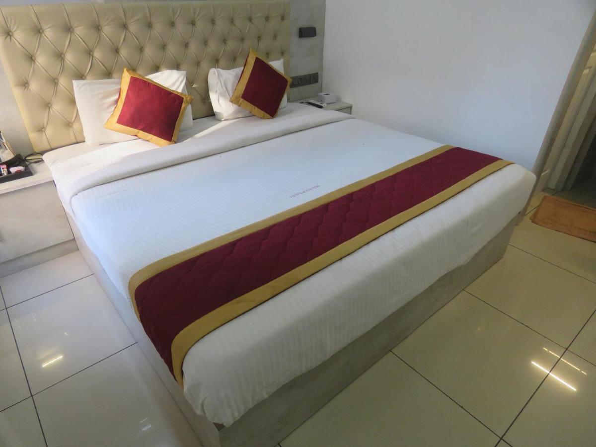 Hotel Reegate Inn Near South Railway Station Kochi 外观 照片