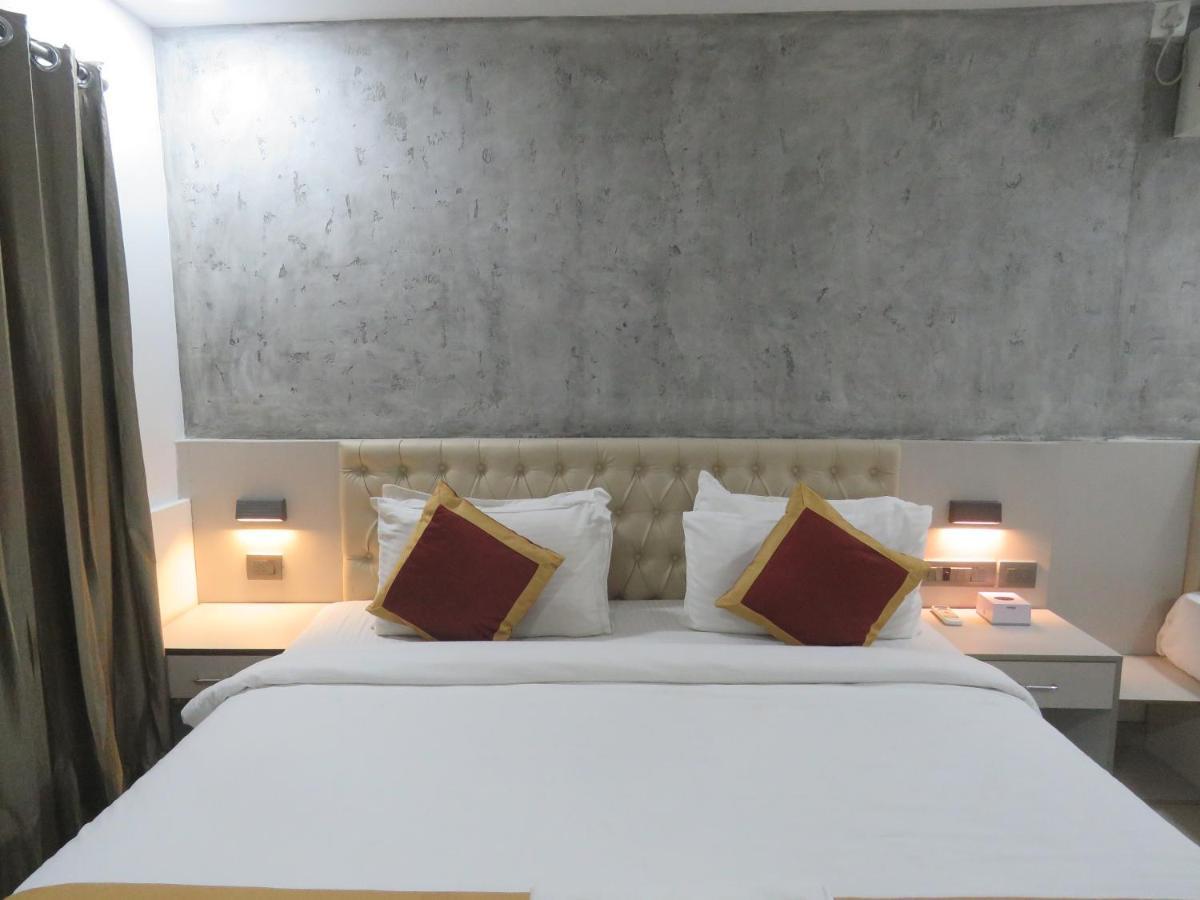 Hotel Reegate Inn Near South Railway Station Kochi 外观 照片