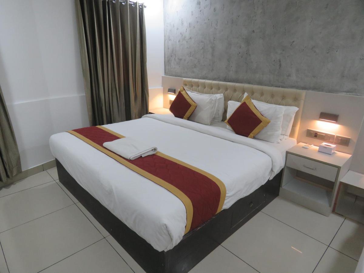 Hotel Reegate Inn Near South Railway Station Kochi 外观 照片